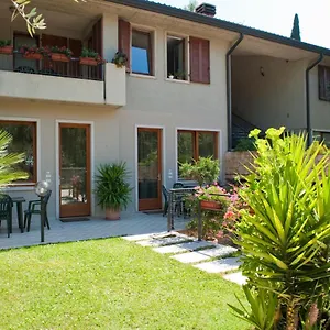 casa-facchinetti-yellow-apartment.hotelinveneto.com/